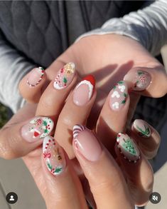 Snow Globe Nails Nailart, Holiday Gel X Nails, Christmas Nails Vintage, Christmas Nail Inspo Almond, Christmas Nail Designs Short Square, Clear Christmas Nails, Short Almond Nails Christmas, Round Christmas Nails, Almond Holiday Nails