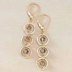 Diy Trendy Earrings, Unique Diy Earrings Ideas, Diy Gold Earrings, Crystal Earrings Diy, Handmade Earrings Diy, Handmade Earrings Ideas, Handmade Jewellery Ideas, Earring Design Ideas, Homemade Jewellery