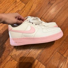 Nike Air Force 1 '07 Low 'White Pink Sole' Size: 6y (Equivalent To 7.5 Womens) Color: White With Pink Soles Condition: Fairly New (Used Less Then 5 Times) No Box Willing To Negotiate! Pink Air Force 1, Shoes Nike Air Force, Shoes Nike Air, Nike Air Force 1 07, Nike Air Force 1, White Nikes, Air Force 1, Nike Air Force, Air Force