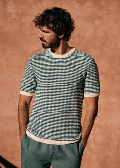 Col rond ;Bords-côtes en bas de manches et en bas de vêtement;70% coton, 29% polyamide, 1% élasthanne;Longueur depuis l'épaule : 66,5 cm (pour une taille M) Parisian Studio, Mens Knitwear, Denim Suit, T Shirt Prints, Stylish Men Casual, Cool Outfits For Men, Knitwear Dress, Men Shirt Style