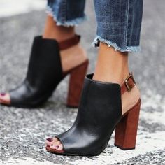 How about this shoe? Share to get a coupon for all on FSJ Black and Maroon Peep Toe Boots Chunky Heels Slingback Summer Boots Boots Cuir, Mode Shoes, Mode Tips, Summer Boots, Blazer Outfit, Bohol, Frayed Jeans, Frayed Denim, Short Hairstyle