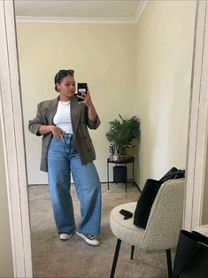 Summer Work Outfits Midsize Women, Minimalist Mid Size Fashion, Colorful Work Outfits Plus Size, Mid Sized Business Casual, Mid Size Office Fashion, Modest Fashion Summer Outfits, Jean Outfits Midsize, Mid Size Modest Outfits, Midsize Rectangle Body Shape Outfits