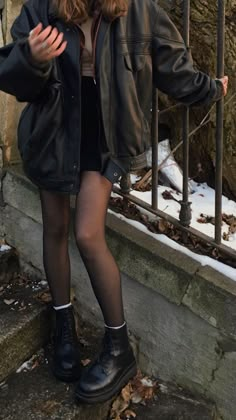 Autumn Winter Outfits Aesthetic, School Photoshoot Outfit, Dark Fall Aesthetic Outfits, 2014 Tumblr Grunge Outfits, Fall Outfits Grunge, Downtown Outfits