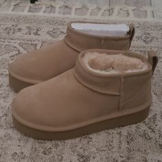 Brand New,Never Worn. Size 7 In Womens/Size 5 Girls. Color: Sand. Shoes To Add To Your Christmas List, Ultra Mini Uggs Sand, Uggs Ultra Mini Platform, Sand Uggs, Uggs Ultra Mini, Uggs Platform, Uggs Aesthetic, Ugg Ultra Mini Platform, Uggs Women