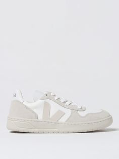 Find VEJA Sneakers on Editorialist. Sneakers VEJA Woman color White Sneakers Veja, Basket Veja, Veja Sneakers, Italian Fashion Designers, Recycled Fabric, White Sneakers, Italian Fashion, Woman Colour, Sneakers White