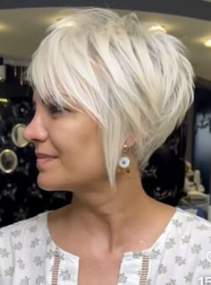 Short Fine Blonde Haircuts, Short White Hair, Messy Short Hair, Edgy Short Hair, Short Hair Wigs, Short Choppy Hair, Bob Hairstyles For Fine Hair, Cute Hairstyles For Short Hair, Haircuts For Fine Hair