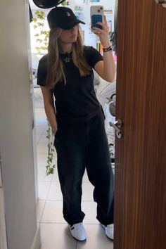 Masc Outfit For Women, Stem Females Outfits, Masc Outfits For Women Sweatpants, Easy Masc Outfits, Masc Sporty Outfits, Masc Outfit Ideas For Women, Stem Style Outfits