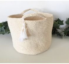 the boho cottage basket is free crochet pattern and it has a tassell