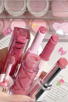 💕💗💖💞💓🌸💐🌺💘💝🌷🎀💄👙🍬🧞‍♀️👚🩷👛🦩🩰🎟️ily bye<3 Aesthetics Pink, Lip Combos, Fancy Makeup, Nude Makeup, Lip Products, Pink Girly Things, Pink Makeup, Makeup Items, Makeup Essentials