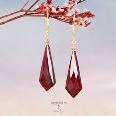 Experience the elevated style of our Kite red garnet natural stone drop earrings. These handcrafted earrings feature genuine garnet stones in a kite shape, bringing sophistication and energy to any outfit. The translucent red stones are known for increasing passion and vitality, making them an ideal gift for yourself or a loved one. Elevate your fine jewelry collection with these one-of-a-kind kite red garnet dangle earrings. You can choose metal finish options: Silver: will have solid 925 sterl Red Drop Crystal Earrings As Gift, Elegant Red Drop Crystal Earrings, Red Garnet Dangle Earrings, Red Drop Earrings, Elegant Garnet Drop Earrings, Elegant Garnet Teardrop Earrings, Elegant Drop Garnet Jewelry, Red Ruby Drop Earrings, Red Garnet Earrings Gift