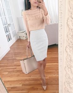 tweed pencil skirt business professional work outfit ideas Elegant Work Outfits, Skirt Diy, Business Professional Outfits, Professional Work Outfit, Extra Petite, Mode Casual, Skirt Maxi