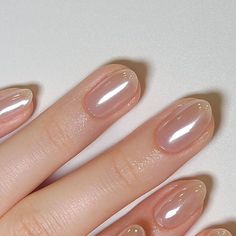 Pearl Nails Wedding, Nails Light Colors, Nail Wedding, Nails Colour, Glossy Nails, Nail White, Pearl Nail, Cute Nail Polish, Light Pink Nails