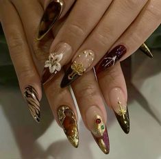 Red And Gold Nails Ideas, Black Aura Nails, Gold Nails Ideas, Black Aura, Nail Bling, Aura Nails, Minimal Nails, Nail Jewelry