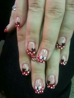 Disney nails Mickey Nail Designs, Minnie And Mickey Christmas, Christmas French Nails, Disney Gel Nails, Mickey Nail