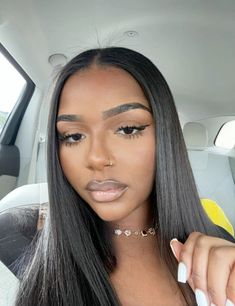 Insta Baddie Makeup, Brown Girls Makeup, Ethnic Hairstyles, Brown Hair With Highlights, Dark Skin Makeup, Baddie Makeup, Girls Makeup, Pretty Makeup