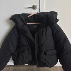 Kylie Jenner's Brand Puffer Jacket, Worn Only A Few Times. It’s And Xl But It’s Not That Big, I Bought That Sizer Cause I Wanted To Have An Oversized Look Khy Puffer Jacket, Black Puffer, Outfits Ideas, Kylie Jenner, Puffer Jacket, Puffer, Cute Outfits, Jackets & Coats, Jackets For Women