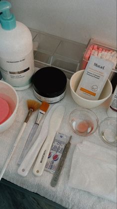 Facial Set Up Ideas, Facial Set Up, Vibes Living Room, Esthetician Services, Skin Esthetician, Facial Ideas, Facial Aesthetic, Paint Living Room, Brow And Lash