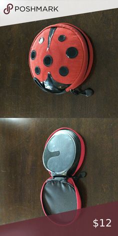 Cute Ladybug CD-DVD Holder Car Cd Holder, Heart Car Decor, Cd Holder Diy, Dvd Holder, Cd Holder, Cute Ladybug, Cd Storage, Car Deco, Cute Car Accessories