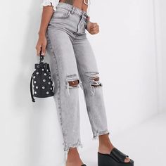 Brand New Never Worn! Super Cute And Flattering. Sold Out Online Grey Mom Jeans, Asos Jeans, Bershka Jeans, Gray Jeans, Grey Jeans, Jeans Color, High Jeans, Colored Jeans, Boyfriend Jeans