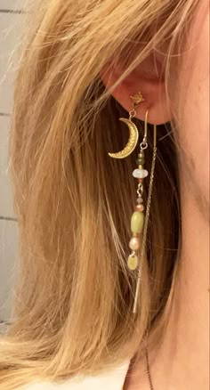 Dangling Earrings Aesthetic, Amber Jewelry Aesthetic, Earthy Piercings, Ethereal Earrings, Earing Inspiration, Gold Earrings Aesthetic, Cottage Core Earrings, Anting Manik, Estilo Hippie