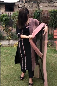 Farewell Party, Girls Party Wear, Latest Dress Design, Simple Kurti Designs, Kurti Designs Party Wear