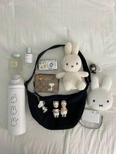 #bag #miffy Everyday Bag Essentials, School Bag Essentials, Inside My Bag, Purse Essentials, Handbag Essentials, What In My Bag, Sonny Angel, Bags Aesthetic, Pretty Bags