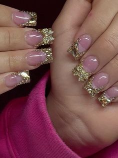 not mine ♡. Short Nails Gold, Quince Nails Short, Short Birthday Nails, Fall Short Nail Designs, Quince Nails, Kylie Nails, Birthday Nail Designs, Acrylic Nails At Home, Fav Products