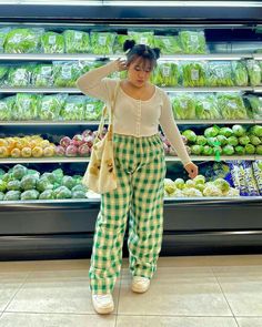 Confidence Outfit, Thrift Outfits Ideas, Korea Outfit, Soft Girl Aesthetic Outfit, Plus Size Posing, Plus Size Fashionista, Chubby Fashion