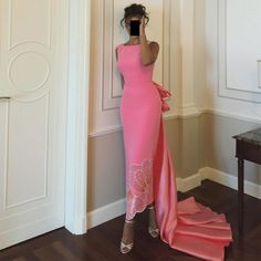 Fancy Modest Dresses, Crepe Gown Styles, African Prom Dresses Ankara, Classy Short Dresses, New Look Fashion, Classy Gowns, African Prom Dresses, Chic Dress Classy, Full Glam