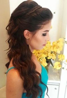 PENTEADOS DE FESTA DA SEMANA: COQUE, SEMI PRESO, PONYTAIL... Corte Long Bob, Hair Color Asian, Bridal Party Hair, Teased Hair, Simple Wedding Hairstyles, Braid Out, Short Wedding Hair