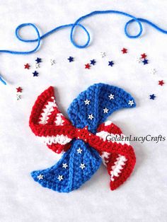 an american flag crocheted bow with stars on it