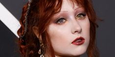 A Step-by-Step Guide to Chappell Roan’s Full MAC Medieval VMAs Makeup Chappell Roan Vmas Makeup, Chappell Roan Vmas, Chappell Roan Makeup, Medieval Makeup, White Mascara, Witchy Makeup, Fall Beauty Trends, Mac Eyes, Gold Eyeshadow