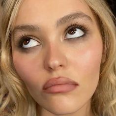 lily rose depp Rose Depp Makeup, Lily Rose Depp Makeup, Lily Depp, Lily Rose Depp Style, Going Out Makeup, Rose Makeup, Love Travel, Lily Rose Depp, Blogger Girl