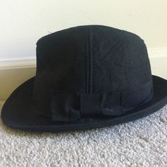 Never Worn Black Hat With Bow On Side Hat With Bow, Black Hat, Wearing Black, Going Out, Women Accessories, Hats, Women Shopping, Black, Color