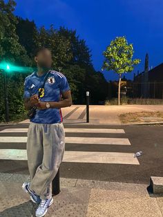 Uk Streetwear, Bloke Core, Football Jersey Outfit, Drip Outfit Men, Retro Football Shirts, Fashion Men Streetwear, Street Fashion Men, Swag Outfits Men, Boy Fits