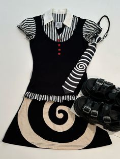 Mannequin Outfits Ideas, Cabaret Style Fashion, Tweencore Outfits, Sci Fi Inspired Outfits, Dark Decora Fashion, Halloween Core Outfits, Dream Core Outfits, Twee Clothing, Spacecore Outfits