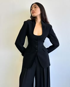 𝑮𝑬𝑬𝑳 (@geel.us) • Instagram photos and videos Long Suit Jacket Women Outfit, High Fashion Professional Outfits, Women Suit Outfits Fashion, Women Suit With Skirt, Womens Fashion Suit, Luxe Fashion Aesthetic, Alternative Blazer Outfit, Haute Couture Outfits Casual, Skirt And Suit Outfit