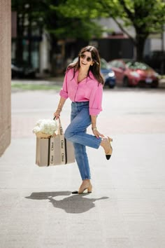 Pink Shirt Outfit, Neat Casual Outfits, Spring Outfits Men, Casual Chic Outfit, Fashion Mistakes, Casual Work Outfits, Looks Chic