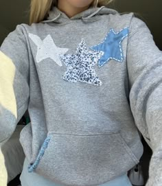 hand-stitched star sweatshirt! Embroidered Sweatshirt Diy, Diy Hoodies, Diy Hoodie, Sweatshirt Diy, Stitch Sweatshirt, Patch Hoodie, Star Hoodie, Patchwork Hoodie, Hoodie Diy