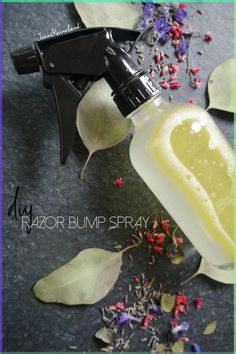 Learn how to make a natural DIY Razor Bump Spray to soothe and heal newly shaved legs that are irritated and dry. Razor Bumps Remedy, Razor Bump, Shaving Bumps, Diy Spa Treatments, Diy Beard, Skin Bumps, Facial Treatments, Skin Facial, Diy Skin Care Recipes