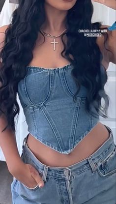 Denim Cowgirl Outfit, Corset And Jeans, Diy Corset, Ropa Upcycling, Fiesta Outfit, Bella Hadid Outfits, Denim Crop Top, Really Cute Outfits, 2000s Fashion