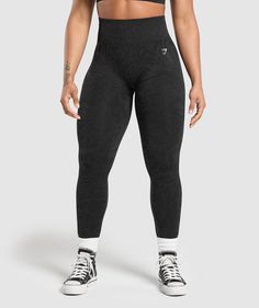 Women Exercise, Athletic Dresses, Put In The Work, Gym Shark, Gym Fits, Gymshark Leggings, Jacquard Pattern, Black Sports Bra, Seamless Leggings