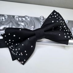 High-quality hand-made bow tie FREE US Domestic shipping Made with high-quality sateen fabric with crystal details Rare and Unique Pre-tied with an adjustable neck strap Measurement approx. 12cm x 6.5cm Come with box Perfect for wedding or any special occasion Evening Gala, Gala Party, Wedding Gifts For Men, Best Man Wedding, Man Wedding, Neck Strap, Bow Tie, Double Layer, Wedding Gift