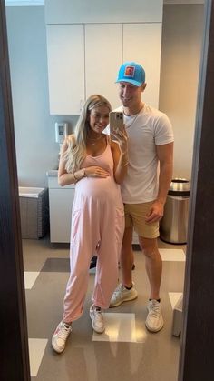 Cute Comfy Maternity Outfits Summer, Bump Fits Summer, Pregnant Outfit Ideas Summer, Bump Summer Outfit, Pregnant Women Summer Outfits, Fp Onesie Outfit, Prego Outfits Summer, Small Bump Outfits, Maternity Bodysuit Outfit