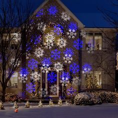 Snowflake Projector Lights, Blue And White Christmas Lights Outdoor, Blue Outdoor Christmas Lights, Blue Christmas Lights On House, Blue And White Christmas Lights, Christmas Interior Decorations, House Christmas Lights, Outdoor Christmas Ideas, Christmas House Ideas