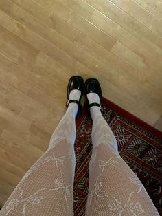 White Lace Tights Aesthetic, Bow Stocking Outfit, Coquette Tights Outfit, White Tights Outfit Coquette, Cute Stockings Outfit, Lace Tights Outfits, Lace Tights Aesthetic, Bow Tights Outfit, White Lace Tights Outfit