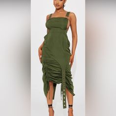 Brand New With Tags! Green Ruched Midi Dress For Casual Occasions, Green Ruched Midi Dress For Casual Wear, Forever 21 Ruched Dresses, Casual Green Forever 21 Dress, Forever 21 Green Spring Dress, Fashion Nova Midi Dress, Fashion Nova Floral Dress, Parachute Dress, Evening Dresses Midi