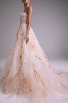 Elegant Floral Embroidery Ball Gown For Debutante Ball, Floral Embellished Ball Gown For Quinceanera, Floral Embroidery Ball Gown For Debutante Ball, Strapless Tulle Gown With Detachable Train, Floral Ball Gown For Debutante Ball And Prom Season, Floral Embellished Ball Gown For Debutante Ball And Prom, Tulle Ball Gown With Floral Embroidery, Floral Organza Ball Gown For Prom, Elegant Organza Strapless Dress For Wedding