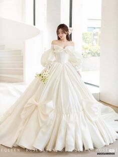 Wedding Gown Korean Style, Wedding Dresses Anime, Korean Wedding Dress Gowns, Korean Wedding Dresses, Princess Dress Design, Korean Wedding Gown, Wedding Dress Korean Style, Wedding Dress Korean, Anime Wedding Dress