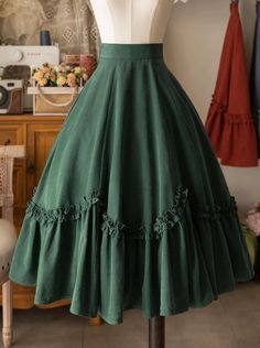 ❤︎ [Pre-order item] Retro Frilled Petal Pendant Skirt❤︎ Long Skirt Types, Knee Length Skirt Pattern, Dark Green Clothes, Split Riding Skirt, Cloche Skirt, Hobbit Fashion, German Dresses, Cottage Skirt, Skirt Types